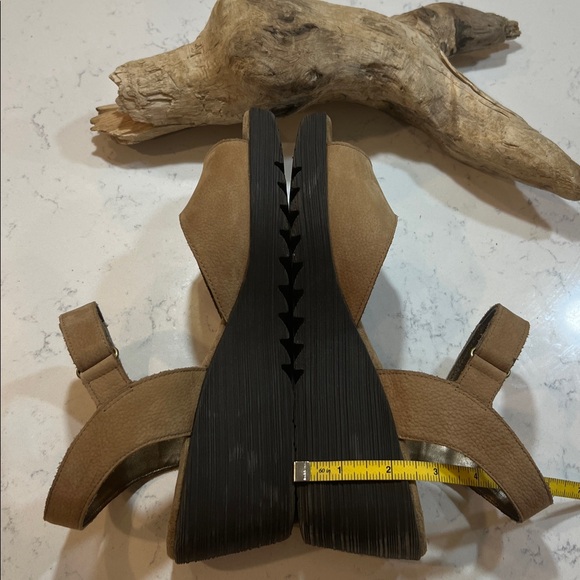 Aerosoles Leather Bogaboo Tan Brown Wedge Sandals Size 9 - Picture 13 of 15